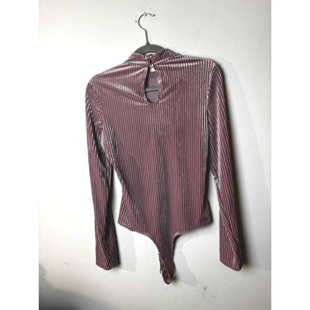 IRIS Rose Gold Size L‎ Bodysuit Ribbed Crinkled Velvet Mock Neck Long Sleeve - Picture 2 of 6